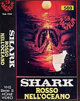 SHARK ROSSO NELL'OCEANO